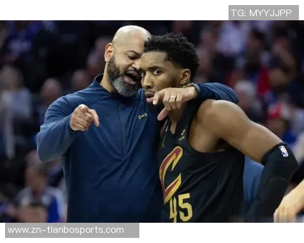 米切尔赞鲍尔赛场思维与詹姆斯相似强调球队所需的关键特质 米切尔赞鲍尔赛场思维与詹姆斯相似强调球队所需的关键特质