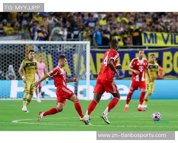 性感女歌手与凯恩同框合影亮相拜仁晚宴引发热议 性感女歌手与凯恩同框合影亮相拜仁晚宴引发热议