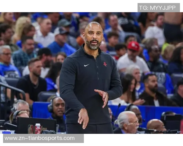 乌度卡称赞申京传球能力提升决策速度显著加快助力球队表现 乌度卡称赞申京传球能力提升决策速度显著加快助力球队表现